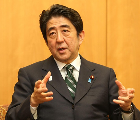 安倍政權外交多面出擊軟硬兼施被指耍“兩面派”
