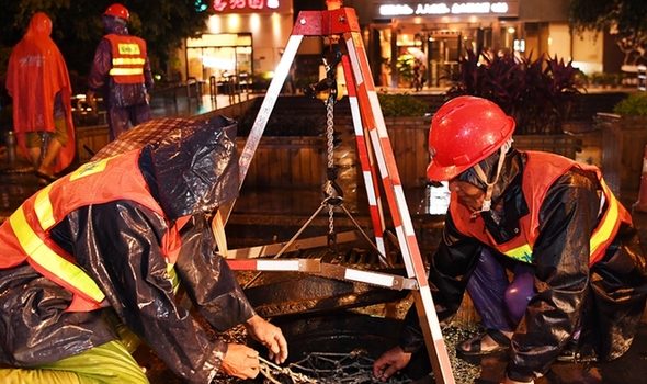 昨夜強降雨突襲福州　城區個別積水路段快速排水