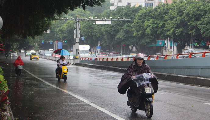 連續強降雨 給我省市民出行帶來不便