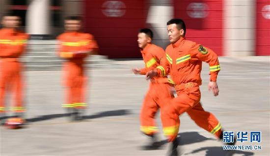 （社會(huì)）（8）消防“鐵漢”李志亮的百煉青春