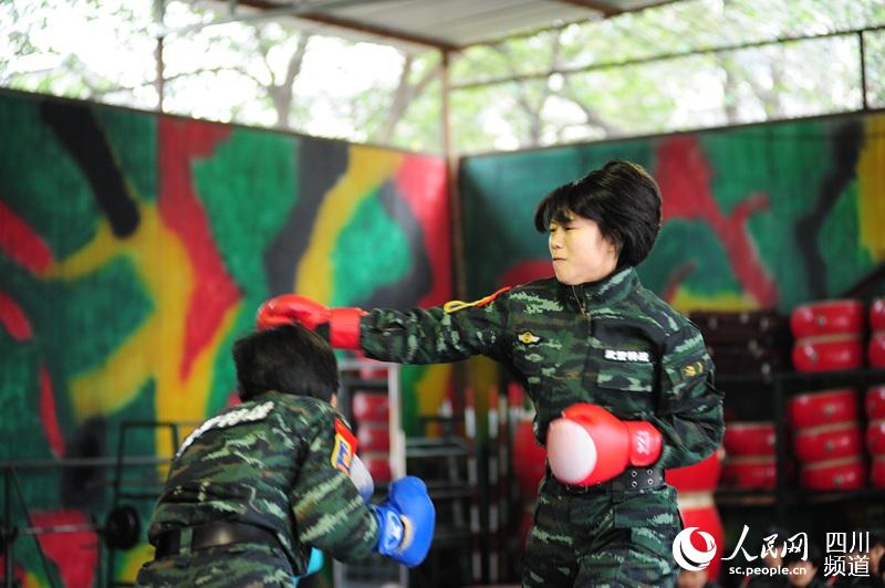 對抗賽，打出不一樣的風采。（圖片由四川武警涼山支提供）