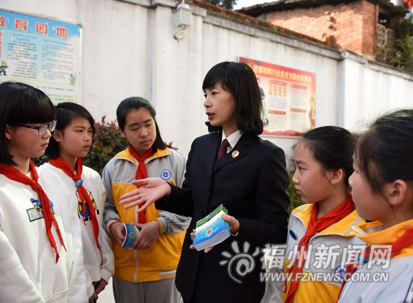 黃榮婷：她是“最美女性”，更是堅強媽媽